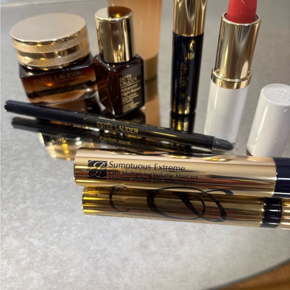 Estée Lauder Makeup and Skincare Set Brand New - Picture 2 of 6